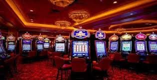 etc77 Live Casino Baccarat ဂိမ်းစားပွဲ တိုက်ရိုက် ဒီလာနှင့် ကစားနေသောမြင်ကွင်း
